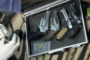 Bình Dương bắt giữ số lượng ma túy khủng cùng nhiều súng đạn