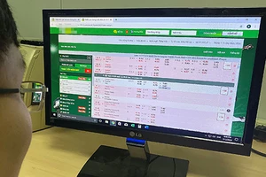 Bắt đường dây cá độ qua mạng tại Bình Dương