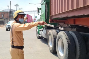 Bình Dương cấm phương tiện giao thông tại các tuyến đường 'nóng'
