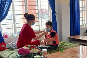 Nhật ký cách ly: Tiếng khóc xé lòng lúc nửa đêm “Em chấp nhận bị nhiễm…”