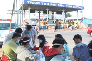 Bình Dương: Chốt kiểm soát phát hiện giấy xét nghiệm COVID-19 giả