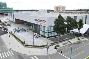 Bình Dương trưng dụng nhà xưởng, trường ĐH thành lập 3 BV dã chiến 13.000 giường