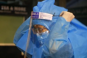 Bình Dương kêu gọi những người trong ngành y đã nghỉ hưu tham gia chống dịch