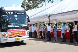 Bình Phước đưa 250 nhân viên y tế hỗ trợ Đồng Nai chống dịch COVID-19