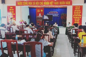 Tạm đình chỉ Bí thư và Chủ tịch 1 phường ở Bình Dương vì lúng túng chống dịch