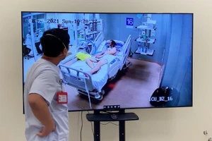 Cận cảnh khu điều trị bệnh nhân nhiễm COVID-19 nặng ở Bình Dương