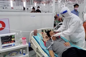 Bên trong khu điều trị F0 ở Bình Dương