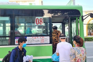 Bình Dương tổ chức đón dân bị kẹt ở các tỉnh vì COVID-19