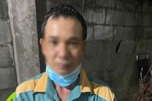 Nhân viên giao hàng ở Bình Dương trộm đồ của khách