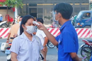 Bình Dương: Học sinh lớp 12 ba huyện vùng xanh đi học trở lại vào đầu tháng 11