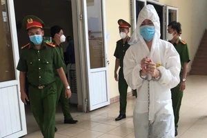 Bình Dương: Bắn hàng xóm khi bị nhắc nhở hát karaoke ồn ào