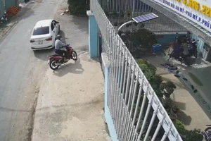 Đi ô tô con để trộm xe máy ở Bình Dương