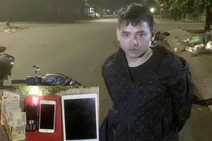 Công an phường ở Bình Dương truy đuổi 2 kẻ trộm lúc rạng sáng