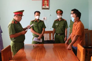 Bắt giám đốc buôn lậu hàng ngàn tấn hạt điều