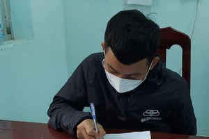 Trinh sát hình sự bắt 'nóng' nghi phạm giết người 