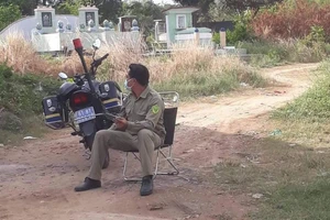 Lực lượng chức năng phong tỏa hiện trường để điều tra vụ việc. Ảnh: Người dân cung cấp