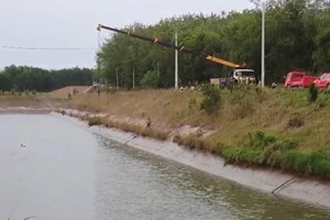 Tìm thấy thi thể 2 người rơi xuống kênh nước ở Bình Dương 