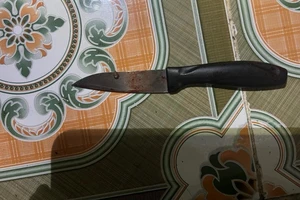 Chồng đâm chết người đàn ông ở cùng vợ trong phòng trọ