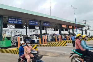 Bị người dân phản ứng, Becamex giảm 1000 đồng/lượt cho xe qua trạm thu phí