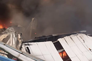 1 công ty trong KCN ở Bình Dương bị biển lửa bao trùm 