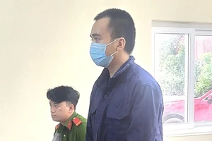 Thấy bạn có xe máy mới, rủ đến nhà chơi game rồi sát hại