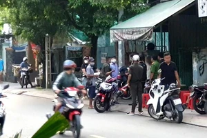 Hỗn chiến ngay trong phòng trọ bạn gái, 1 thanh niên bị đâm chết