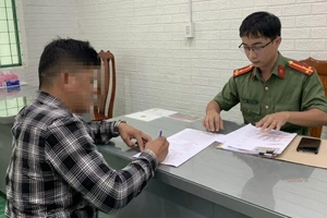 Bình Dương: Giúp mẹ đòi nợ không đúng cách, người đàn ông bị phạt 7,5 triệu đồng