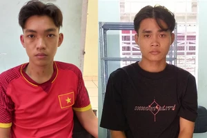 Giả danh 'phòng chống tội phạm' lấy tiền người đi đường