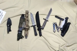 Từ thông tin trên Facebook, phát hiện cả 'kho' công cụ hỗ trợ, hung khí ở Bình Dương