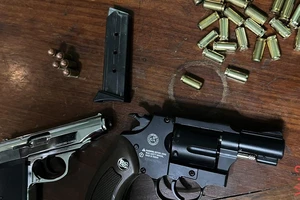 Bình Dương: Liên tiếp bắt các vụ mua bán súng, đạn