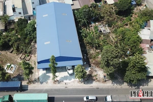 Ảnh: Những công trình 'khủng' xây lụi ở TP Thuận An, Bình Dương