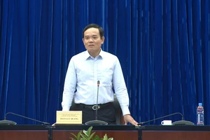 Phó Thủ tướng Trần Lưu Quang làm việc về những vấn đề nóng của 5 tỉnh