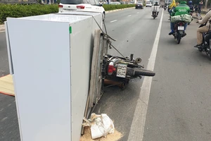 Truy tìm xe đầu kéo liên quan tai nạn chết người ở Bình Dương