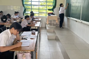 Bình Dương: Kỷ luật phó hiệu trưởng vì liên quan đến việc ‘lộ’ đề thi