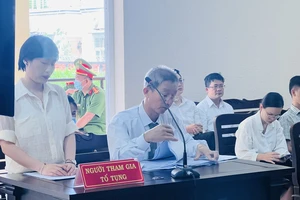  Vụ kiện chủ tịch liên quan cưỡng chế test COVID-19: VKS nhắc lại giai đoạn chống dịch cấp thiết