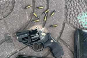 Nam thanh niên thủ súng khi đi xin việc làm ở Bình Dương