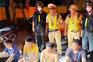 Tổ tuần tra đặc biệt 171 ở Bình Dương phát hiện ma túy đá trên xe ô tô