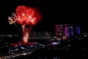 Cận cảnh trận địa pháo hoa cho những khoảnh khắc rực rỡ, mãn nhãn đêm giao thừa