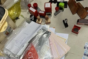Bình Dương: Phát hiện hàng ngàn phôi giấy tờ giả