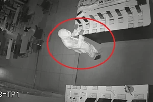 Bình Dương: Điện máy xanh bị trộm hàng chục điện thoại và đồng hồ