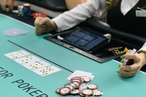 Môn thể thao trí tuệ Bridge và Poker lần đầu tiên tổ chức ở Bình Dương