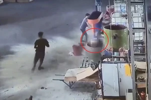 Bình Phước: Người đàn ông bị máy trộn bột cuốn vào đã không qua khỏi