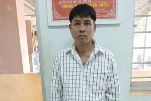 Truy nã gã đàn ông đột nhập vào nhà hiếp dâm bé gái rồi cướp tài sản