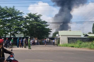 Cháy công ty tại Bình Phước, ít nhất 1 người tử vong