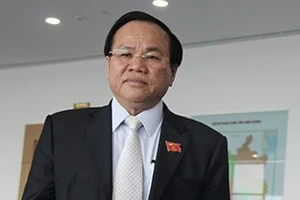 Cựu chủ tịch UBND tỉnh Bình Dương Lê Thanh Cung bị kỉ luật