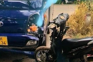 Va chạm ô tô, 3 người trong gia đình ở Bình Dương tử vong thương tâm