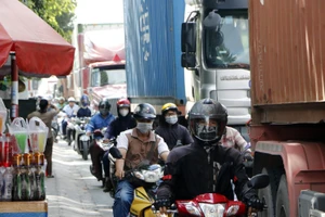 Đường Mỹ Phước - Tân Vạn giao thông phức tạp, TP.HCM sẽ gỡ rối