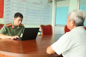 Công an Bình Dương bày cách để người dân tránh lừa đảo qua mạng