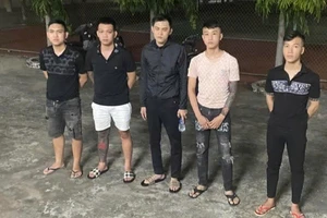 Nhóm thanh niên đi ô tô mang theo dao để đòi nợ