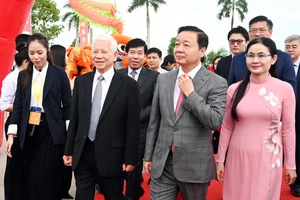 Phó Thủ tướng Trần Hồng Hà dự lễ khánh thành nhà máy sản xuất lốp ô tô lớn nhất Việt Nam